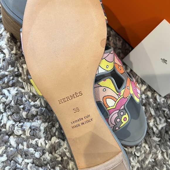 ❌ SOLD 💲8️⃣0️⃣0️⃣ Hermes Oran Oasis sandals ❌ SOLD - Picture 3 of 4